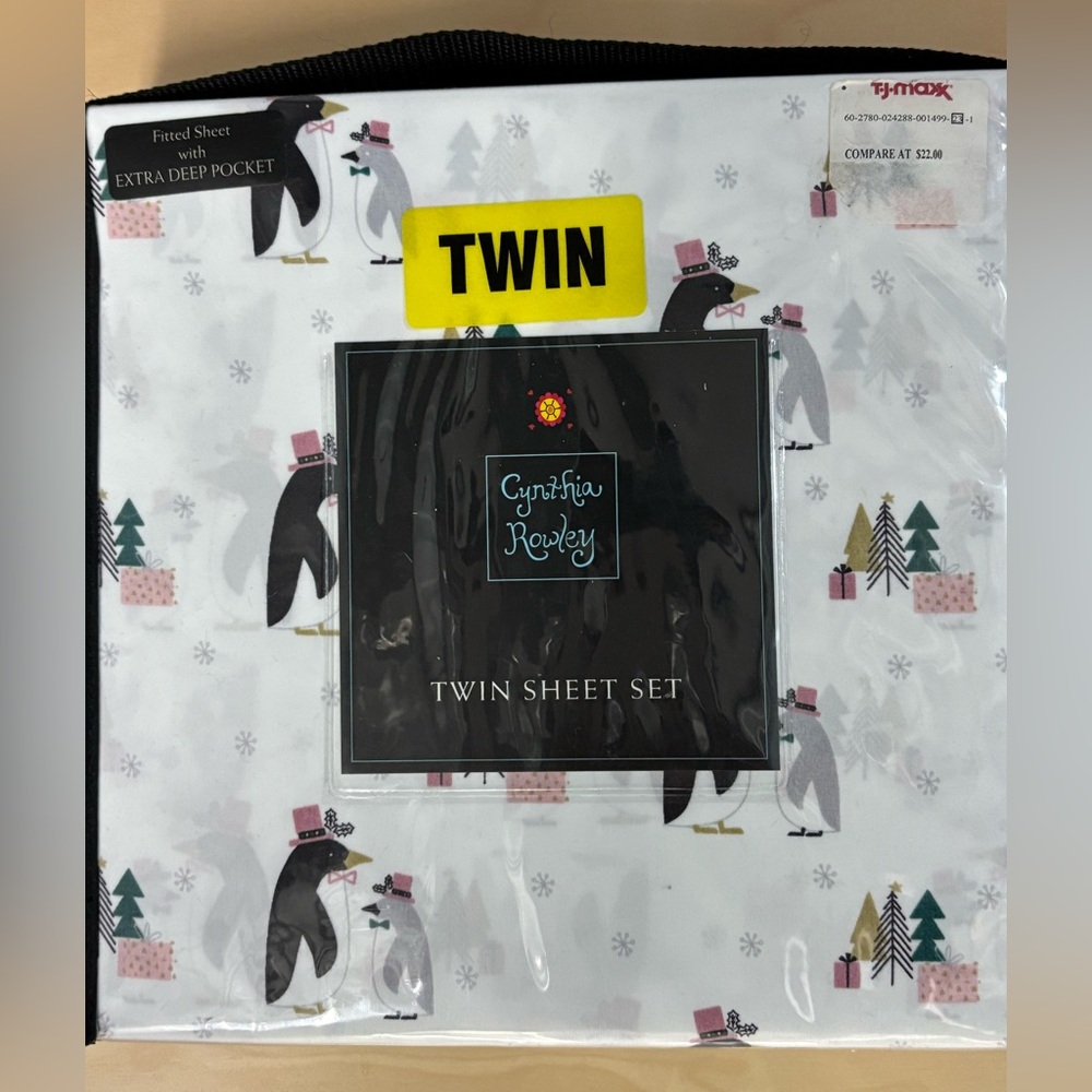 New Cynthia Rowley twin sheet set. Winter penguin
